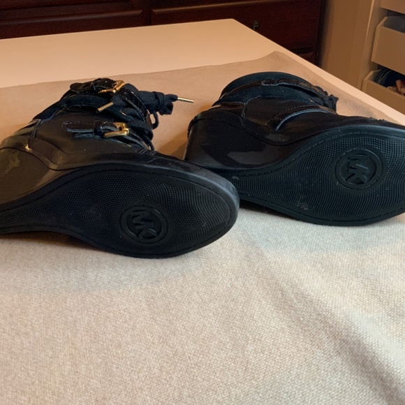 Baskets compensées Michael Kors noires et dorées / bottines à lacets / bottines - Picture 3 of 9